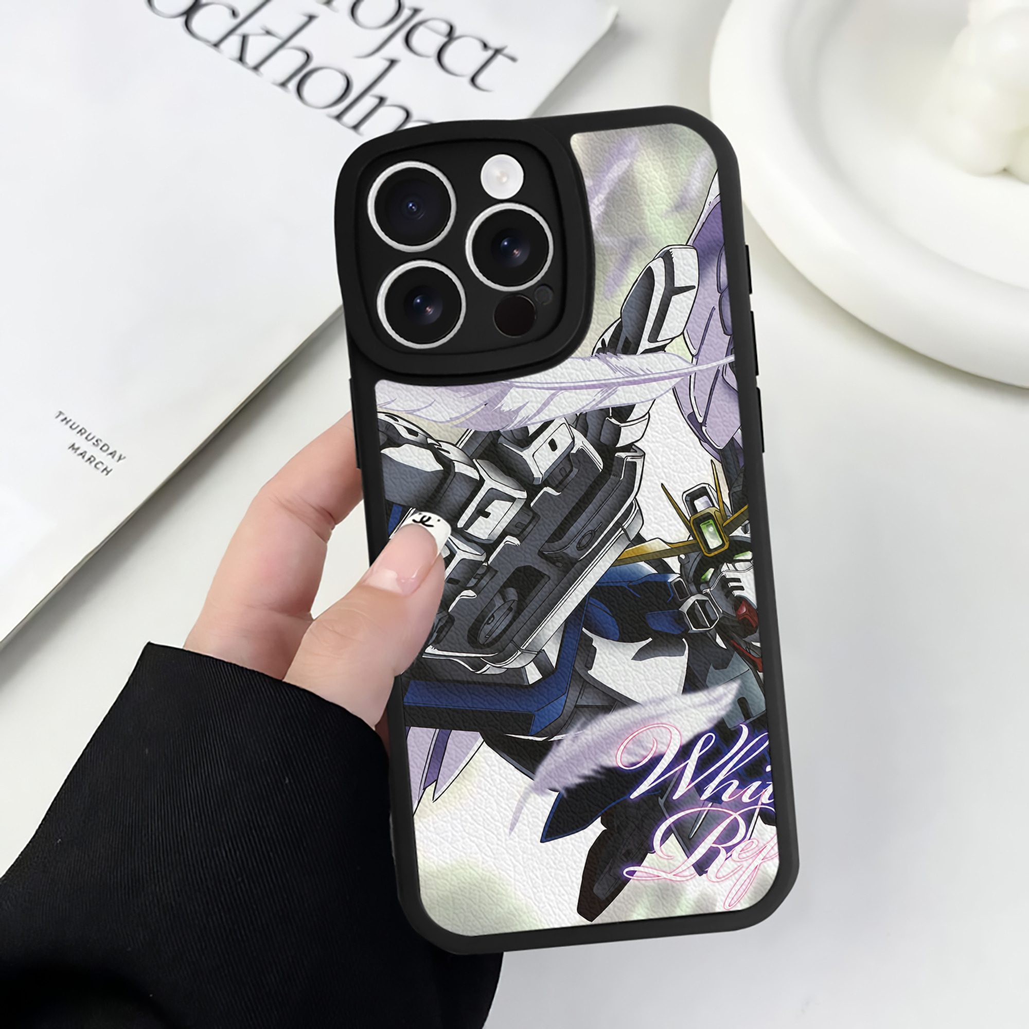 （画像用） 機動戦士ガンダム Mobile Suit Gundam 【iPhone 16シリーズ対応】シリコンスマホケース（レザー調） 材質：シリコン
